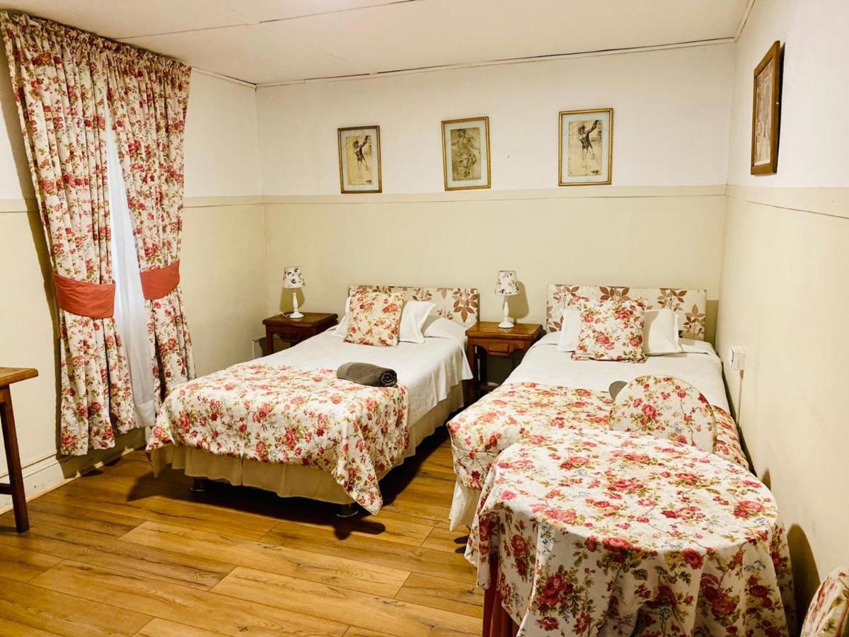 Hostal Plaza Londres 77, Santiago